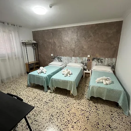 Hotel Elvira 3*