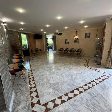 Elvira Hotel 3*
