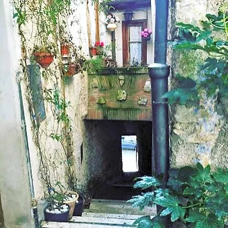 Hotel Elvira 3*